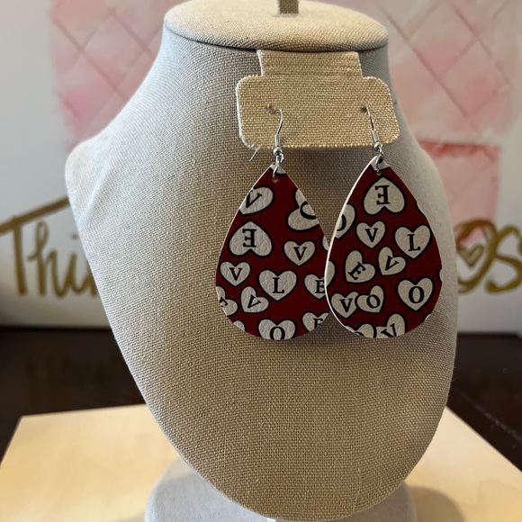 Red & White Hearts “Love” Teardrop Earrings - Picture 3 of 3